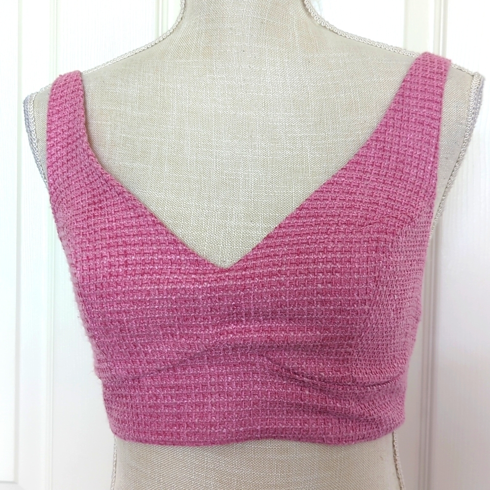Showpo Melbourne Twill Pink Sleeveless Crop Top - Picture 4 of 8